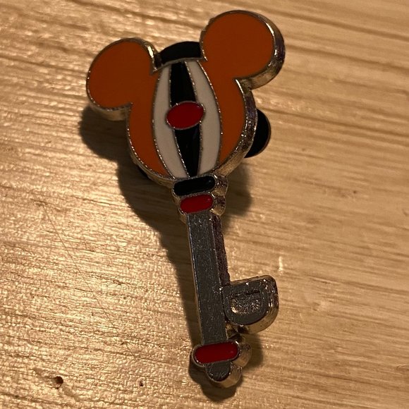 Disney Dale key pin - Picture 1 of 6